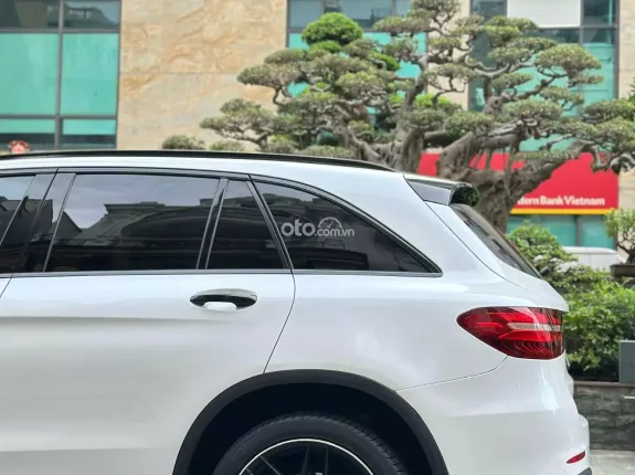 Mercedes-Benz GLC 250 4Matic 2017 - Full body GLC63 cực đẹp
