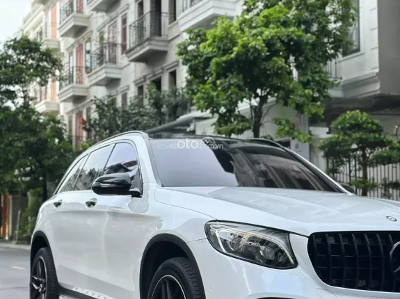 Mercedes-Benz GLC 250 4Matic 2017 - Full body GLC63 cực đẹp