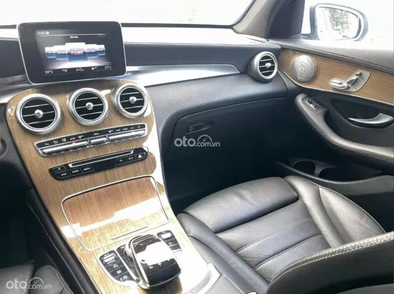 Mercedes-Benz GLC 250 4Matic 2019 - Vành đa chấu thể thao cực đẹp
