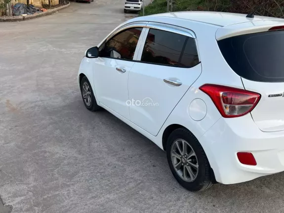 Hyundai Grand i10 2015 - Hatback 1.0 MT nhập khẩu, bản đủ. Xe đại chất, không lỗi nhỏ, keo chỉ thân vỏ zin