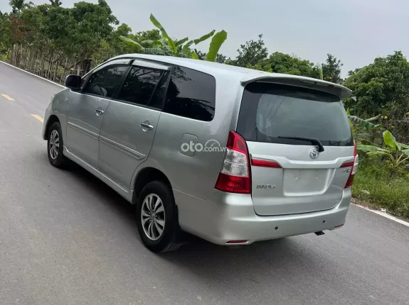 Toyota Innova 2.0E 2015 - , xe tư nhân, hồ sơ cầm tay. Xe đẹp không lỗi, máy số keo chỉ zin. Nội ngoại thất đẹp