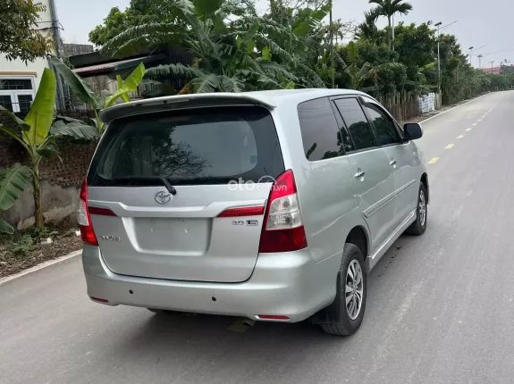 Toyota Innova 2.0E 2015 - , xe tư nhân, hồ sơ cầm tay. Xe đẹp không lỗi, máy số keo chỉ zin. Nội ngoại thất đẹp