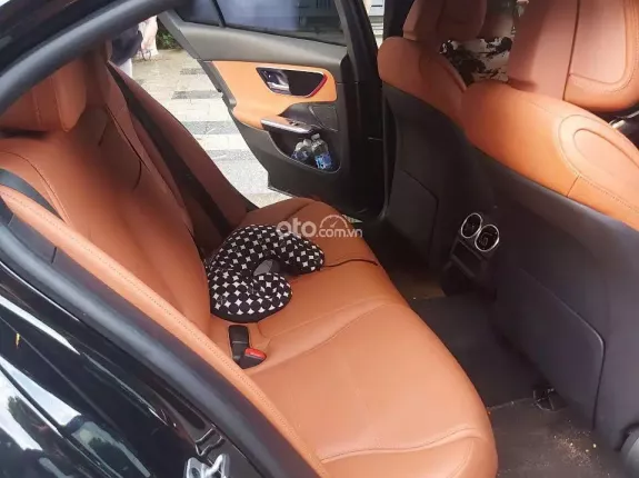 Mercedes-Benz C200 2.0 AT 2022 - Xe đẹp, chủ đi 8000km siêu lướt