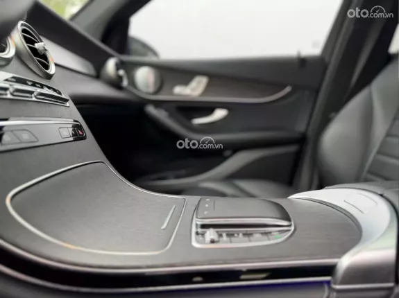 Mercedes-Benz GLC 300 4Matic 2021 - Options miên man, phom mới cực đẹp