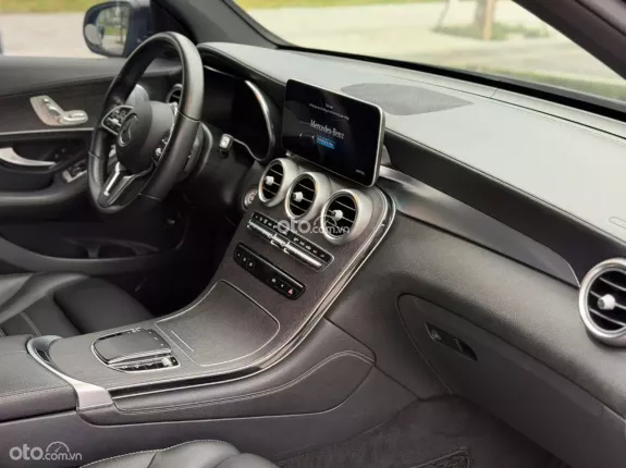 Mercedes-Benz GLC 300 4Matic 2021 - Options miên man, phom mới cực đẹp