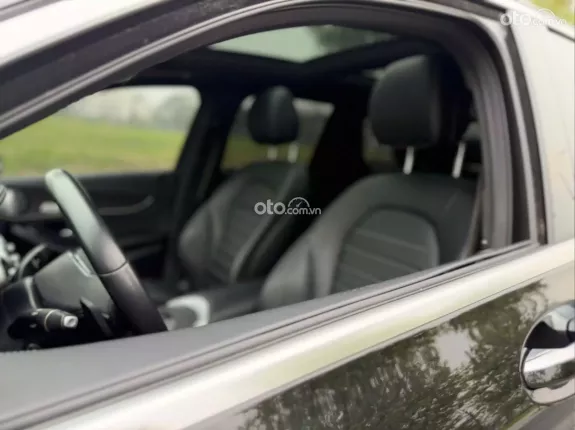 Mercedes-Benz GLC 300 4Matic 2021 - Options miên man, phom mới cực đẹp