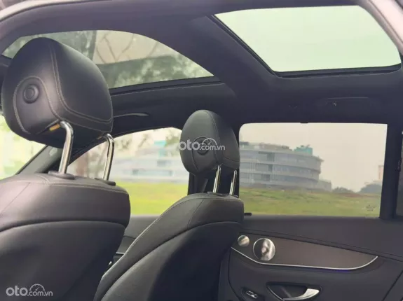 Mercedes-Benz GLC 300 4Matic 2021 - Options miên man, phom mới cực đẹp