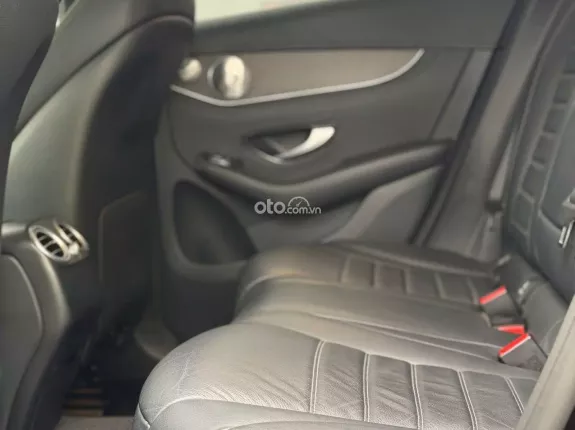 Mercedes-Benz GLC 300 4Matic 2021 - Options miên man, phom mới cực đẹp