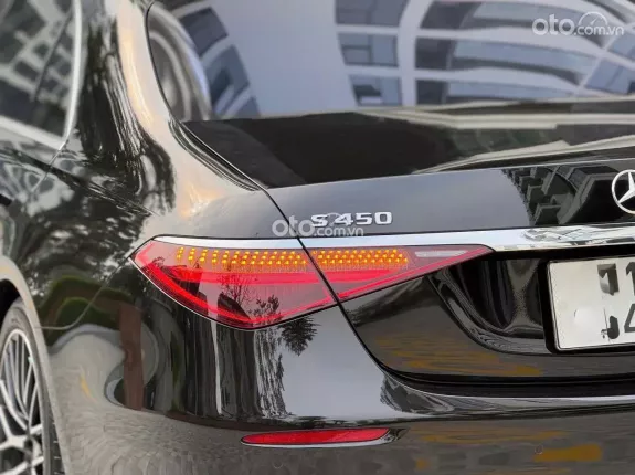 Mercedes-Benz S450 4Matic Luxury 2022 - Màu đen, nội thất nâu