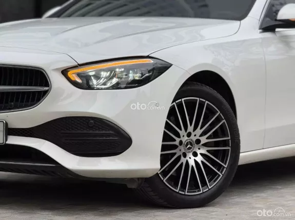 Mercedes-Benz C200 Avantgarde Plus 2023 - Bảo hành chính hãng, siêu lướt 2000 km