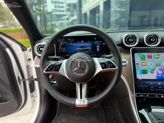Mercedes-Benz C200 Avantgarde Plus 2023 - Bảo hành chính hãng, siêu lướt 2000 km