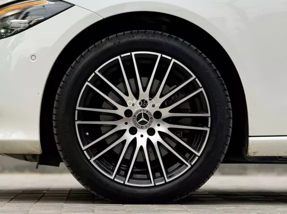 Mercedes-Benz C200 Avantgarde Plus 2023 - Bảo hành chính hãng, siêu lướt 2000 km