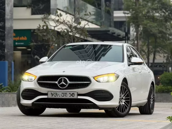 Mercedes-Benz C200 Avantgarde Plus 2023 - Bảo hành chính hãng, siêu lướt 2000 km