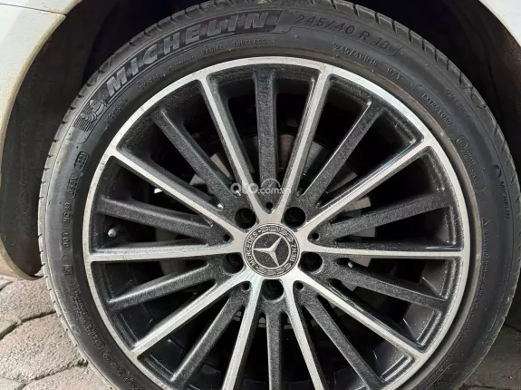 Mercedes-Benz C200 Exclusive 2019 - Trắng/kem cực yêu