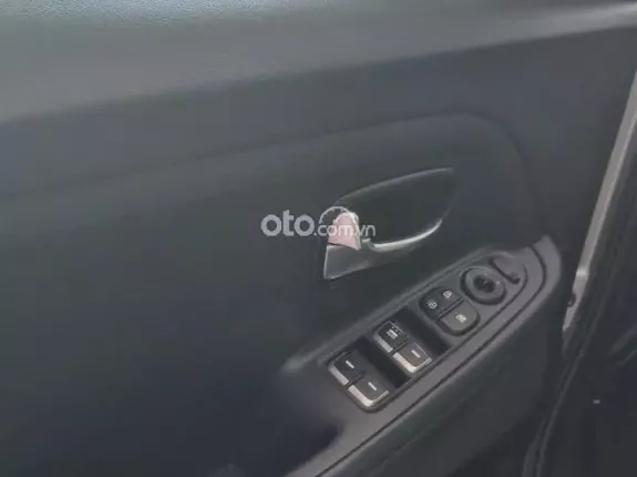 Kia Rondo 2.0 GAT 2015 - Số tự động máy xăng chạy tám vạn