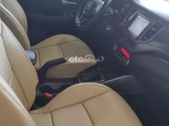 Kia Rondo 2.0 GAT 2015 - Số tự động máy xăng chạy tám vạn