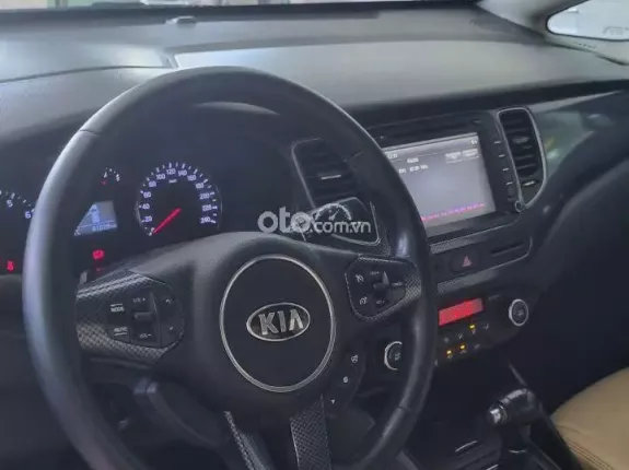 Kia Rondo 2.0 GAT 2015 - Số tự động máy xăng chạy tám vạn