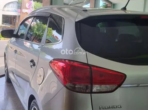 Kia Rondo 2.0 GAT 2015 - Số tự động máy xăng chạy tám vạn