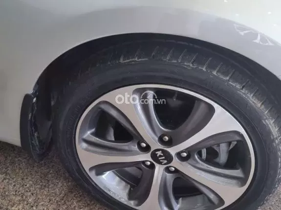 Kia Rondo 2.0 GAT 2015 - Số tự động máy xăng chạy tám vạn