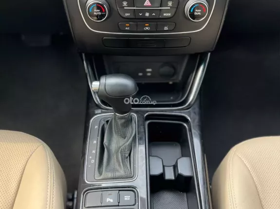 Kia Sorento 2WD 2.4 GAT 2016 - 7 chỗ gầm cao full xăng