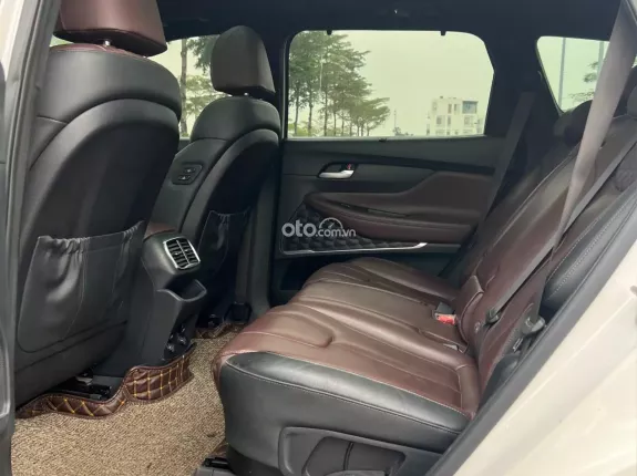 Hyundai Santa Fe 2.2 Dầu Cao cấp 2020 - SUV 7 chỗ mạnh mẽ, tiết kiệm nhiên liệu