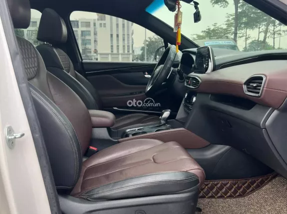 Hyundai Santa Fe 2.2 Dầu Cao cấp 2020 - SUV 7 chỗ mạnh mẽ, tiết kiệm nhiên liệu