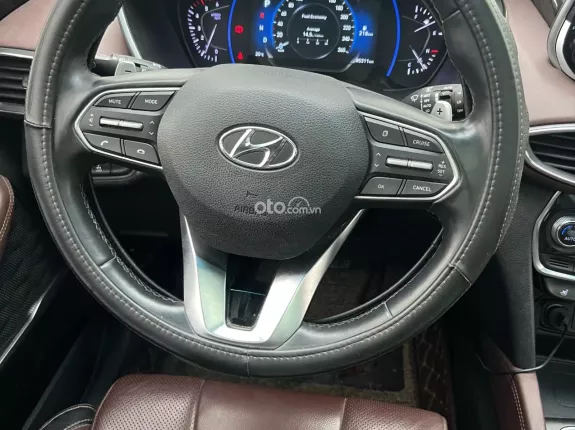 Hyundai Santa Fe 2.2 Dầu Cao cấp 2020 - SUV 7 chỗ mạnh mẽ, tiết kiệm nhiên liệu