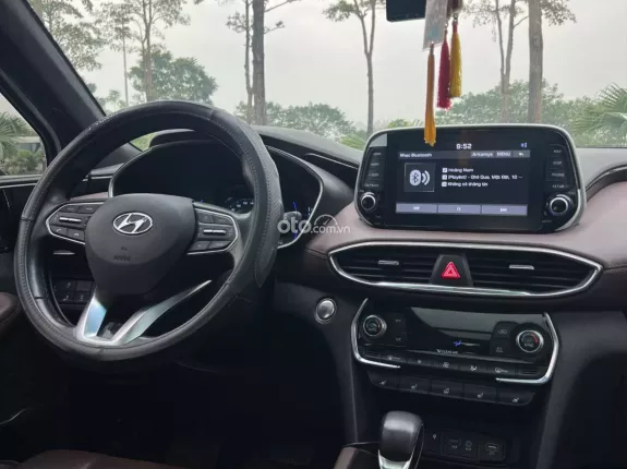 Hyundai Santa Fe 2.2 Dầu Cao cấp 2020 - SUV 7 chỗ mạnh mẽ, tiết kiệm nhiên liệu