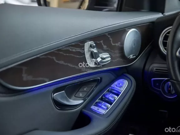 Mercedes-Benz GLC 200 4Matic 2021 - XE HOT CÓ SẴN GIAO NGAY!!