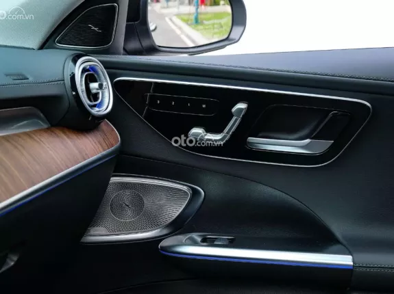 Mercedes-Benz C200 Avantgarde Plus 2022 - XE HOT CÓ SẴN GIAO NGAY!!