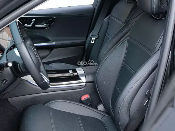 Mercedes-Benz C200 Avantgarde Plus 2022 - XE HOT CÓ SẴN GIAO NGAY!!