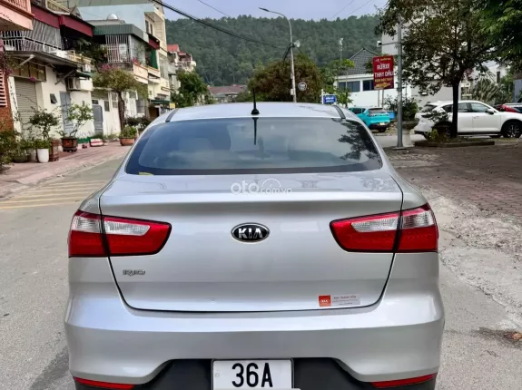 Kia Rio 1.4 AT 2015 - Xe nhập đẹp