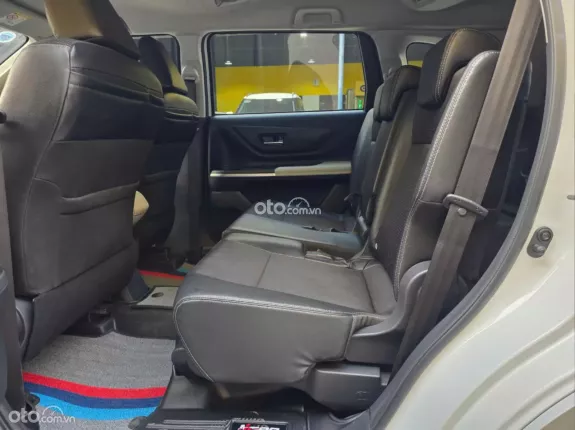 Toyota Veloz 2023 - Êm mượt tiết kiệm