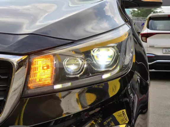 Kia Sedona 2.2 Luxury 2021 - MÁY DẦU, 7 CHỖ RỘNG RÃI