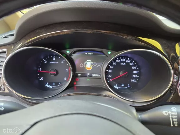 Kia Sedona 2.2 Luxury 2021 - MÁY DẦU, 7 CHỖ RỘNG RÃI