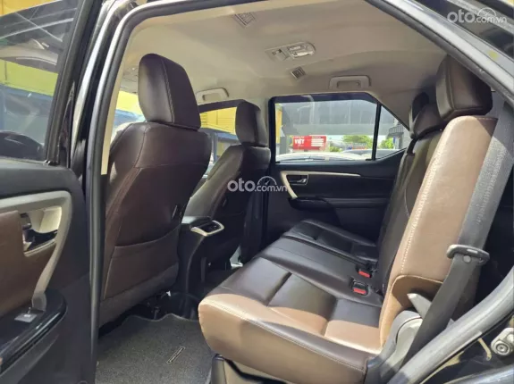 Toyota Fortuner 2.7 V 4X2 AT 2019 - Bền bỉ giữ giá