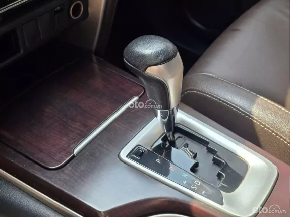 Toyota Fortuner 2.7 V 4X2 AT 2019 - Bền bỉ giữ giá