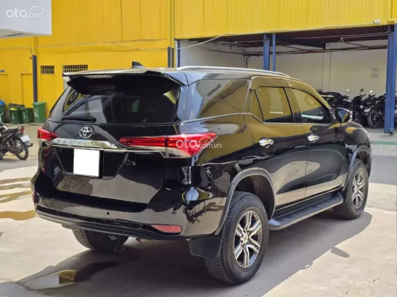 Toyota Fortuner 2.7 V 4X2 AT 2019 - Bền bỉ giữ giá