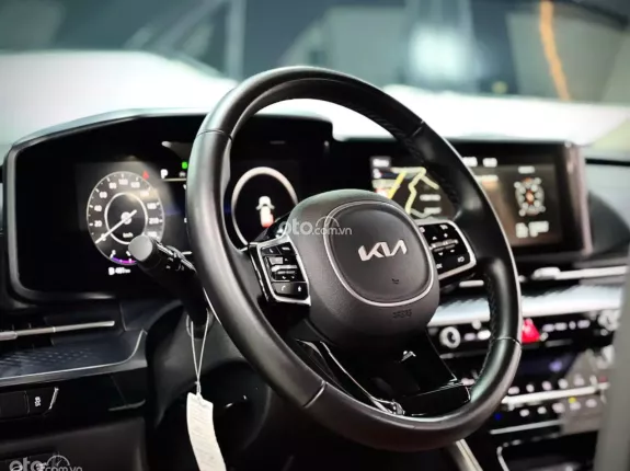 Kia Carnival 2.2D Signature 2022 - MPV cao cấp với động cơ dầu mạnh mẽ
