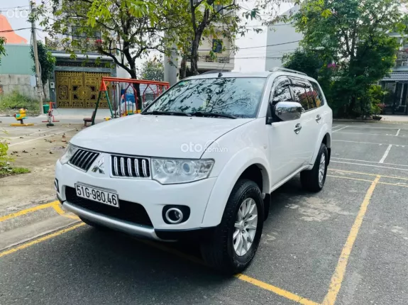 Mitsubishi Pajero Sport D 4x2 AT 2014 - Máy dầu số tự động