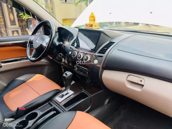 Mitsubishi Pajero Sport D 4x2 AT 2014 - Máy dầu số tự động