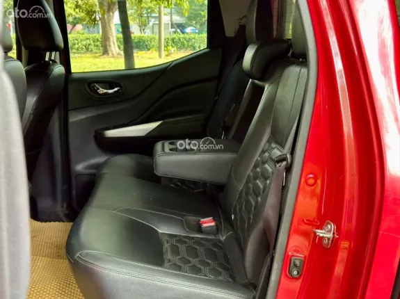 Nissan Navara NP300 VL 4x4 AT 2021 - Bán tải 2 cầu mạnh mẽ, giá cực tốt