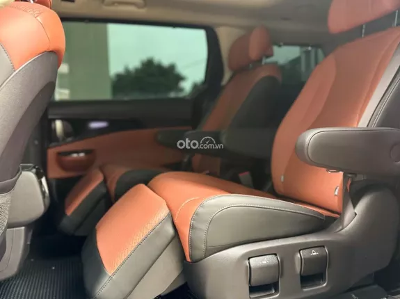 Kia Carnival 3.5G Signature 2022 - Cần bán Kia Carnival 3.5G Signature sx 2022 -Xe đẹp xuất sắc