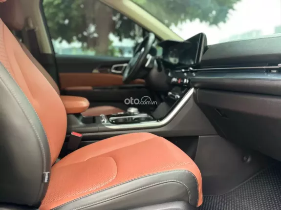 Kia Carnival 3.5G Signature 2022 - Cần bán Kia Carnival 3.5G Signature sx 2022 -Xe đẹp xuất sắc