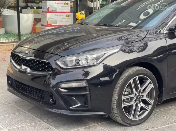 Kia Cerato 1.6 AT Deluxe 2020 - Biển Hà Nội phố