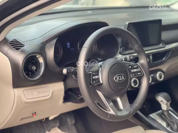 Kia Cerato 1.6 AT Deluxe 2020 - Biển Hà Nội phố