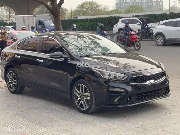 Kia Cerato 1.6 AT Deluxe 2020 - Biển Hà Nội phố