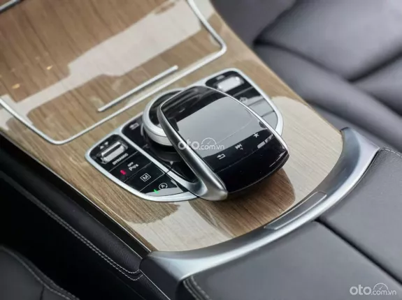 Mercedes-Benz GLC 250 4Matic 2018 - Biển Hà Nội