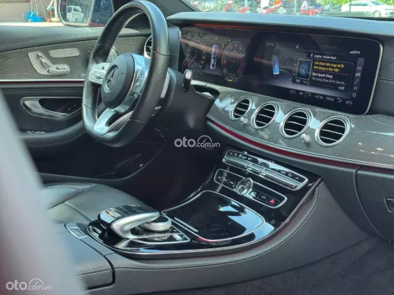 Mercedes-Benz E300 AMG 2020 - Mercedes E300 AMG 2020 lướt nhẹ cực đẹp