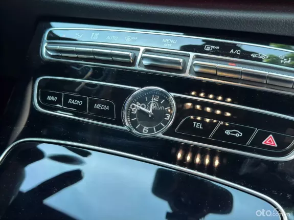 Mercedes-Benz E300 AMG 2020 - Mercedes E300 AMG 2020 lướt nhẹ cực đẹp